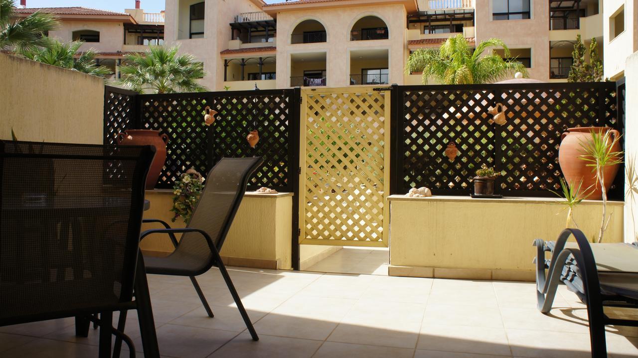 Townhouse Queens Gardens Paphos Kamer foto